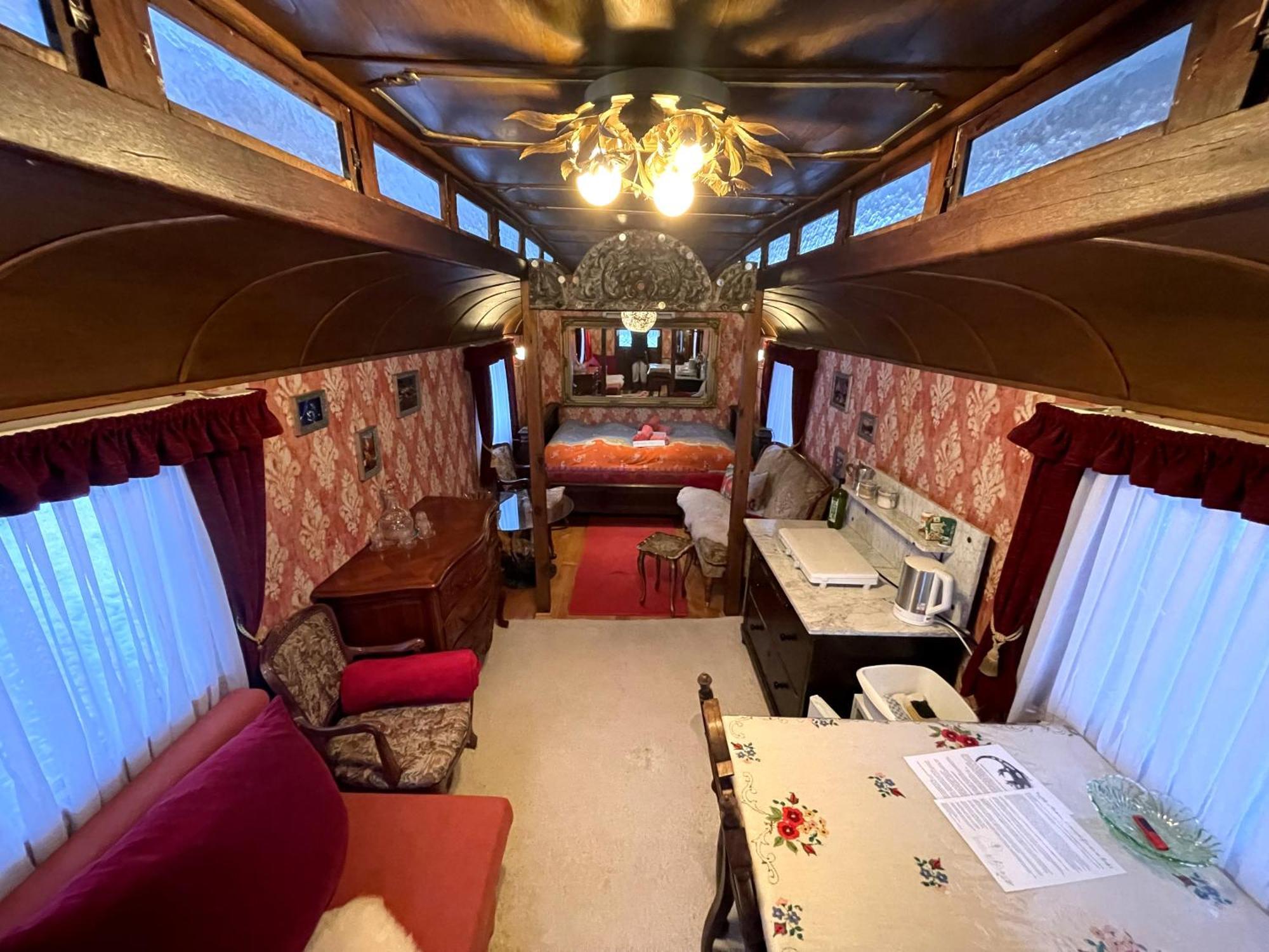 Historischer Zirkuswagen Mit Terrasse Und Blick Ins Gruene Witzenhausen Exteriör bild